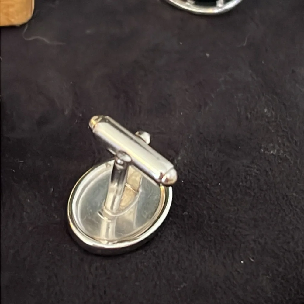 Lot Anson country club unmarked cufflinks & tie clips